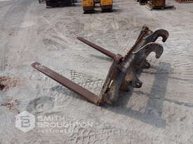 CUSTOM MADE FORK ATTACHMENT TO SUIT CATERPILLAR IT14G - picture0' - Click to enlarge