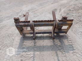 CUSTOM MADE FORK ATTACHMENT TO SUIT CATERPILLAR IT14G - picture2' - Click to enlarge