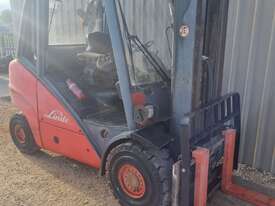 Linde 3.5T Diesel Forklift with Container Mast - picture0' - Click to enlarge