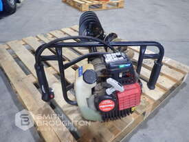 HOMELITE HPHD43 PETROL POST HOLE DIGGER & 2 X AUGERS - picture0' - Click to enlarge