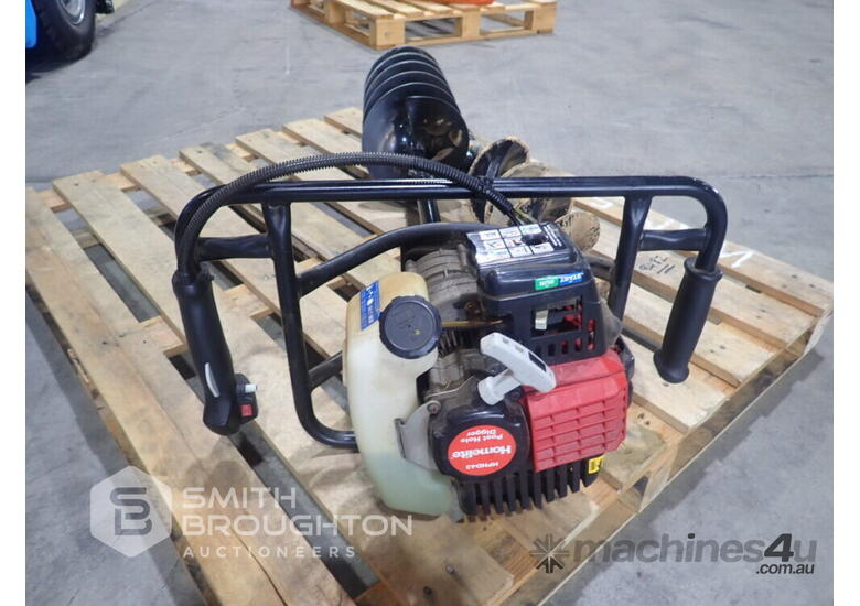 Used HOMELITE HPHD43 PETROL POST HOLE DIGGER 2 X AUGERS 3PL Tractor