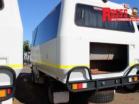 MITSUBISHI FUSO CANTER WARRIOR BUS - picture2' - Click to enlarge