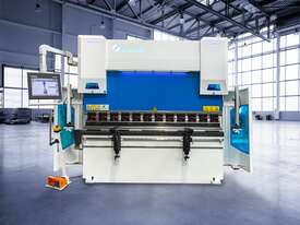 Accurl E Series135 ton x 3200mm Press Brakes - picture0' - Click to enlarge