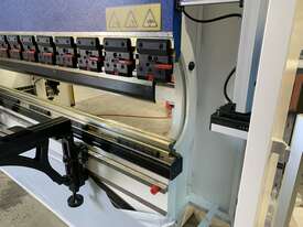 Accurl E Series135 ton x 3200mm Press Brakes - picture1' - Click to enlarge