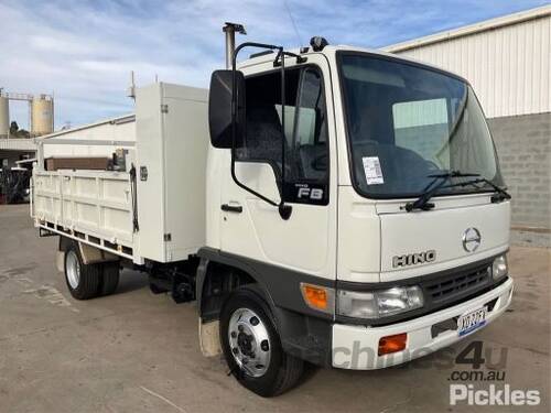 2002 Hino FB4J