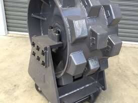 COMPACTOR WHEEL 33 TONNE SYDNEY BUCKETS - picture0' - Click to enlarge