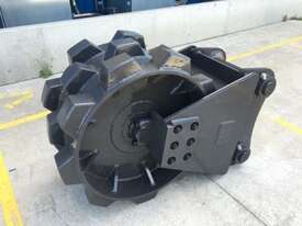 COMPACTOR WHEEL 33 TONNE SYDNEY BUCKETS - picture2' - Click to enlarge