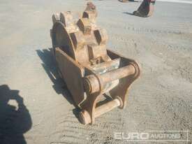 Compactor Wheel to suit Excavator, Centers 600mm, Ears 415mm, Pins 100mm - picture1' - Click to enlarge