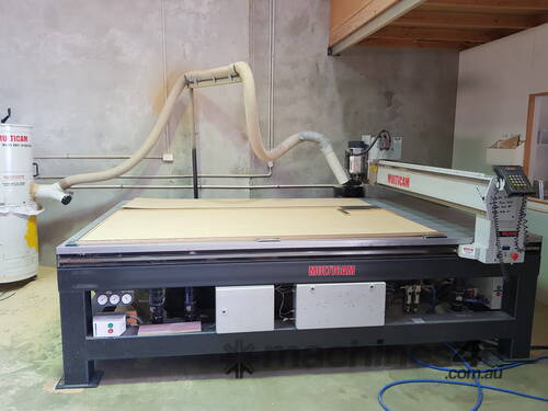 FLAT PANEL  2400 X 1800 CNC ROUTER