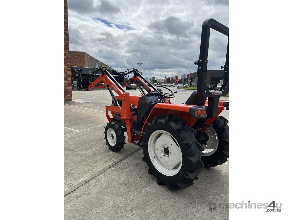 Used Kubota Kubota GL23DT 4WD Diesel Tractor with 4 in 1 bucket