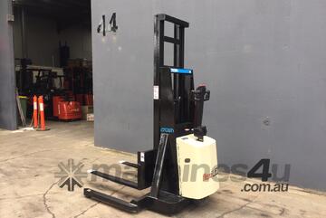 Refurbished Crown 20MT154A Walkie Stacker BRAND NEW BATTERIES INCLUDED