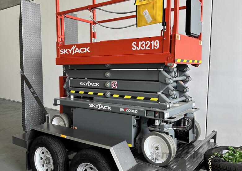 Skyjack 19 Electric scissor lift and Trailer Package