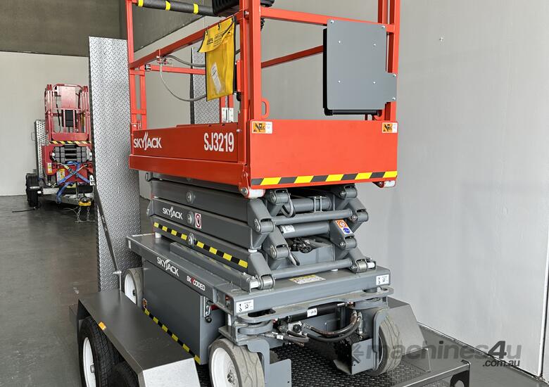 Skyjack 19 Electric scissor lift and Trailer Package image 3