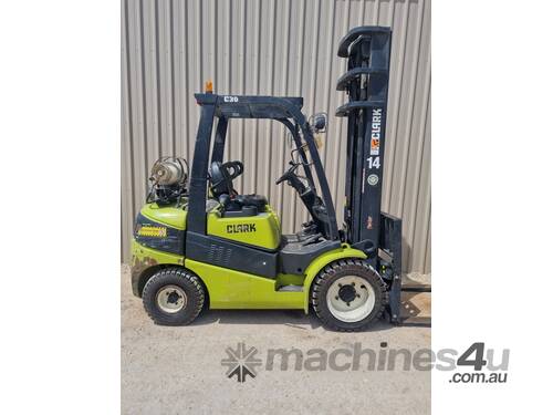 2013 Clark 3T LPG Forklift