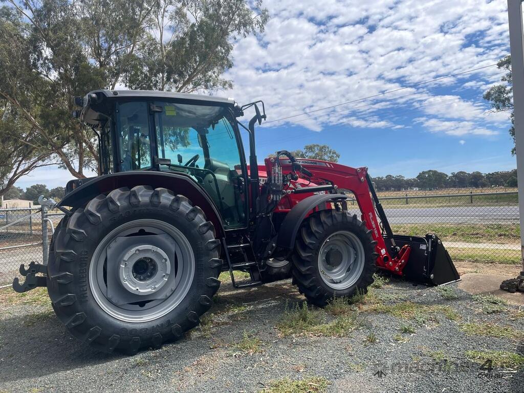 New Massey Ferguson Massey Ferguson 6712 Tractor c w Loader Tractors in