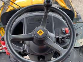 JCB 3CX - picture2' - Click to enlarge