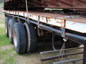 TRI AXLE FLAT TOP SEMI TRAILER - picture0' - Click to enlarge