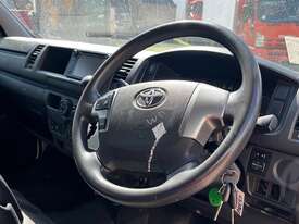 Toyota Hiace KDH - picture1' - Click to enlarge