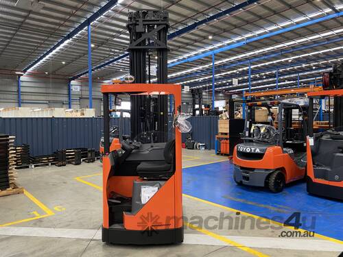 BT RRE160 2013 BUILD SERIAL # 6256336 REACH TRUCK 8500 MM 3 STAGE 