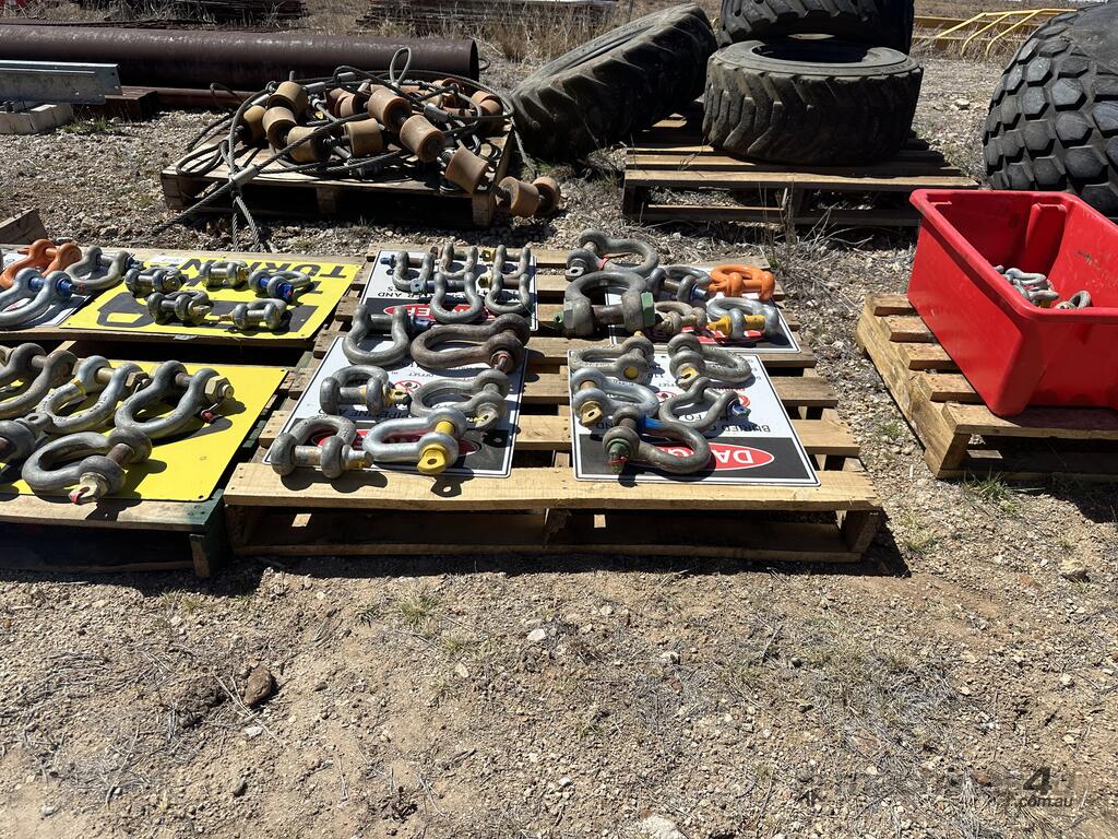 New Pallet of Assorted D Shackles Shackles in HEXHAM, NSW