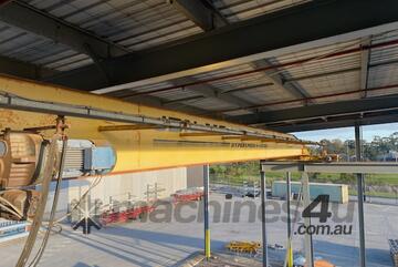 Excellent Gantry Crane 10t - 56m of Runway Beams included