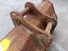 1 x CAT 5t Excavator Mud Bucket - picture1' - Click to enlarge