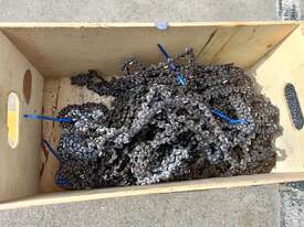 1 X Box of single use chain saw chains - picture0' - Click to enlarge