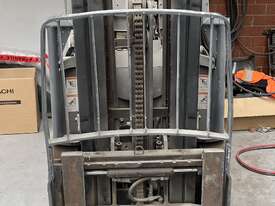 Crown Battery Operated Forklift w Battery Charger Pack - picture0' - Click to enlarge