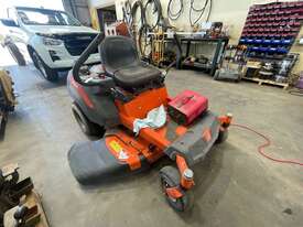 Husqvarna Z242F Ride On Mower - picture0' - Click to enlarge