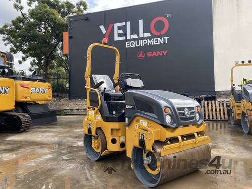 caption Sany STR30C-8 Tandem Roller | High Efficiency