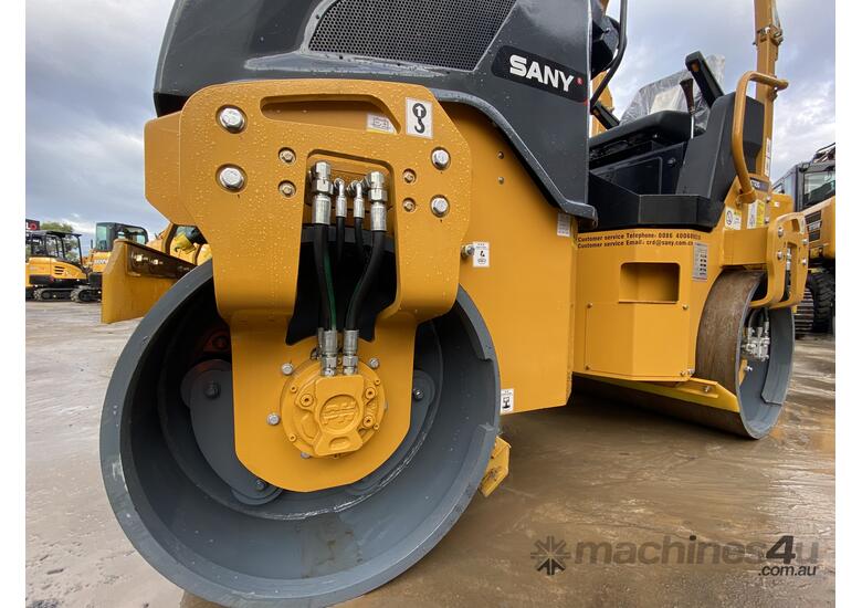 caption Sany STR30C-8 Tandem Roller | High Efficiency