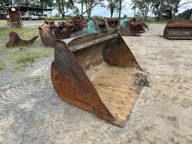 Excavator Bucket - picture0' - Click to enlarge