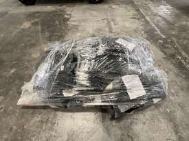Pallet of Toyota RAV4 floor mats x50 - picture0' - Click to enlarge