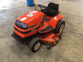 Kubota G1900 Ride On Mower - picture1' - Click to enlarge