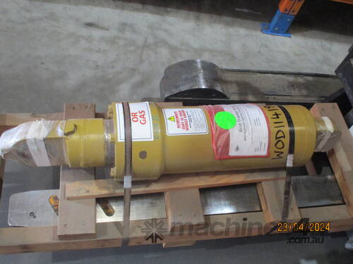 caption CATERPILLAR D350E, D400E RECONDITIONED CYLINDER SUSPENSION FRONT