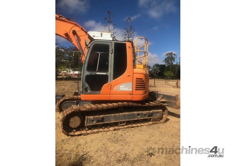 caption Doosan DX140 LCR Excavator 14T + 6 Buckets & Ripper!