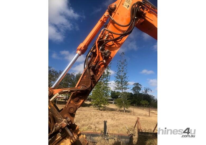 caption Doosan DX140 LCR Excavator 14T + 6 Buckets & Ripper!