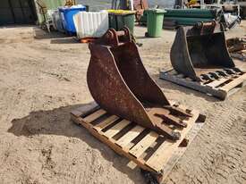 Excavator Bucket - picture0' - Click to enlarge