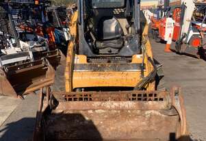 Caterpillar 242B 61hp Skid Steer Loader