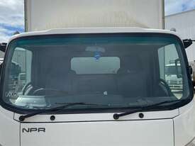 Isuzu NPR400 - picture1' - Click to enlarge