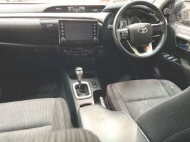 2022 Toyota Hilux SR5 4x4 T/Diesel - picture1' - Click to enlarge