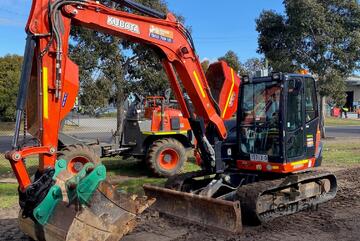 2018 Kubota KX080-3 Excavator with buckets