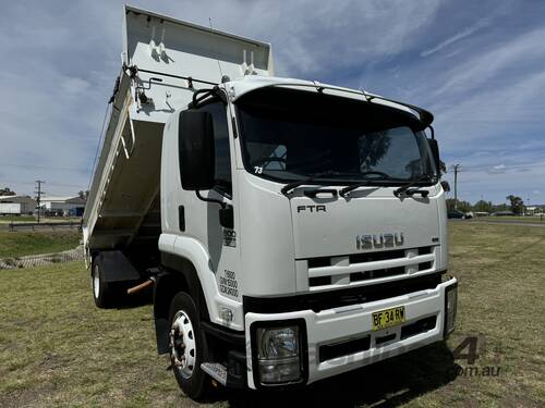 Isuzu FTR900 Medium 4x2 Tipper Truck. Ex Regional Council.