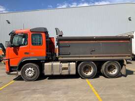 2008 Volvo FM480 Tipper - picture2' - Click to enlarge