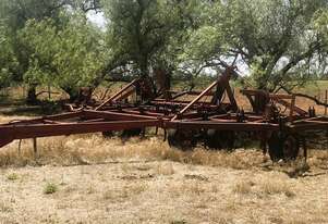 Case IH   30' CHISEL PLOUGH