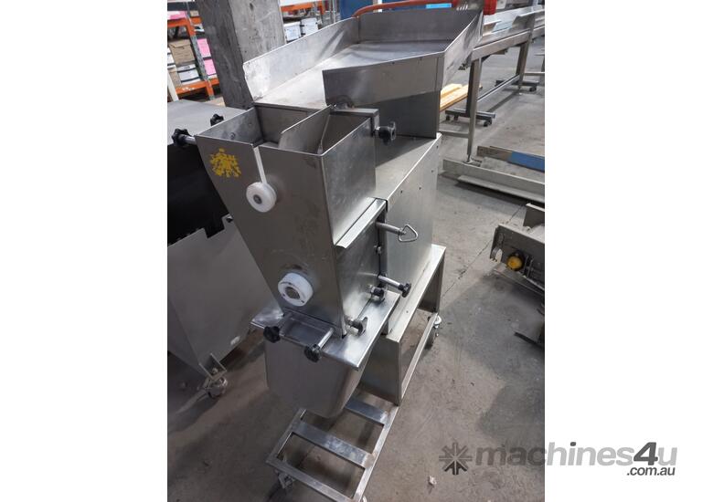 caption Fendo FS-19 Slicer machine