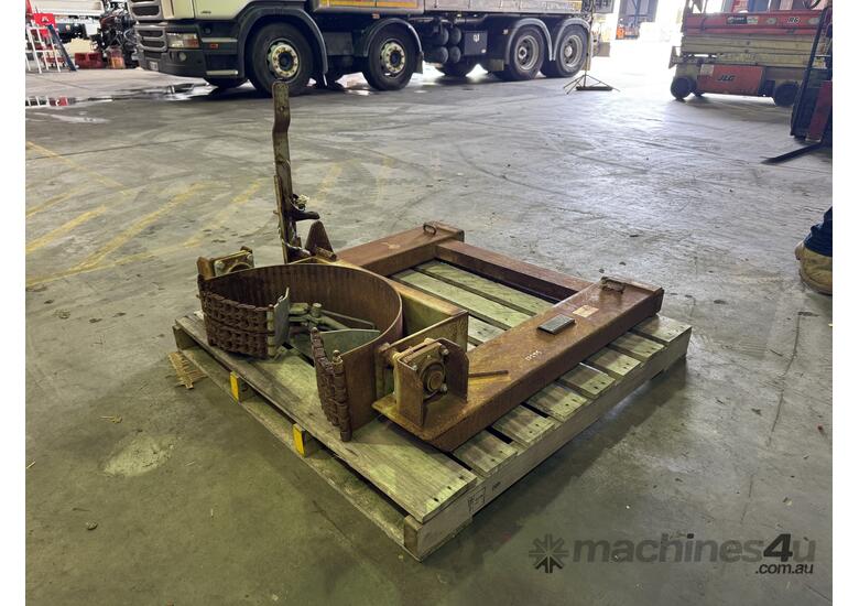 caption 44 Gallon Drum Lifting Attachment