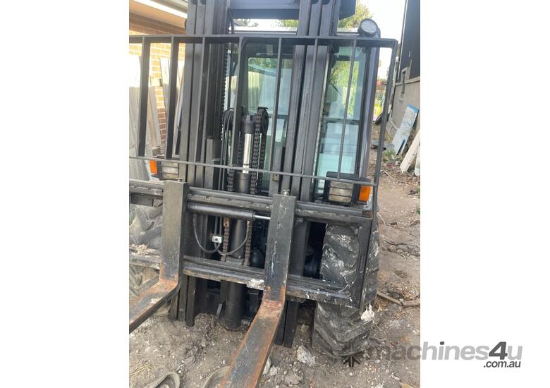 caption 2004 Forklift Manitou MH25-4 4502 hrs