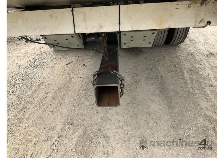 caption 2002 Volvo FL 250 Tilt Tray