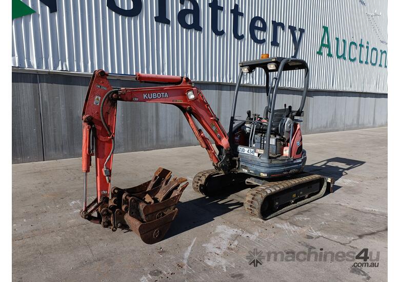 caption Kubota U25-3 Rubber Tracked Excavator ( NO KEYS )
